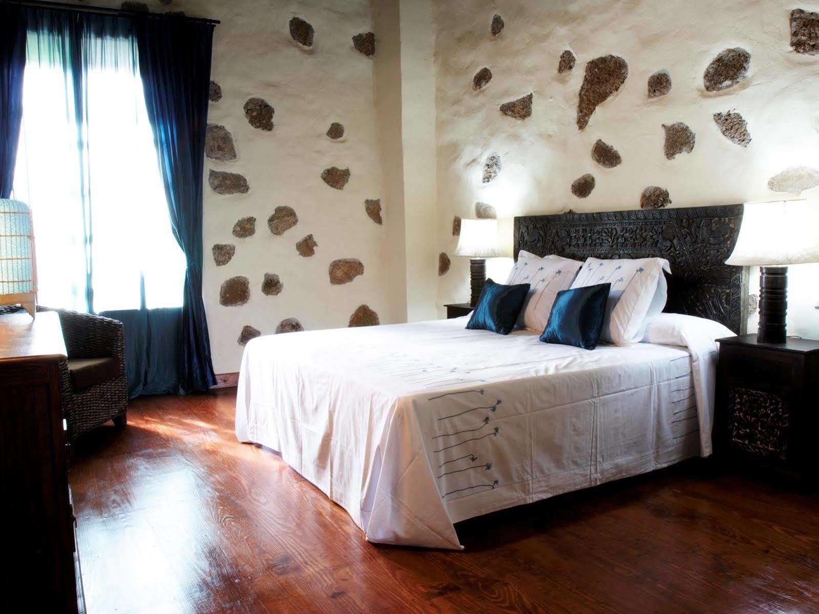 Hotel Boutique Oasis Casa Vieja La Oliva Esterno foto