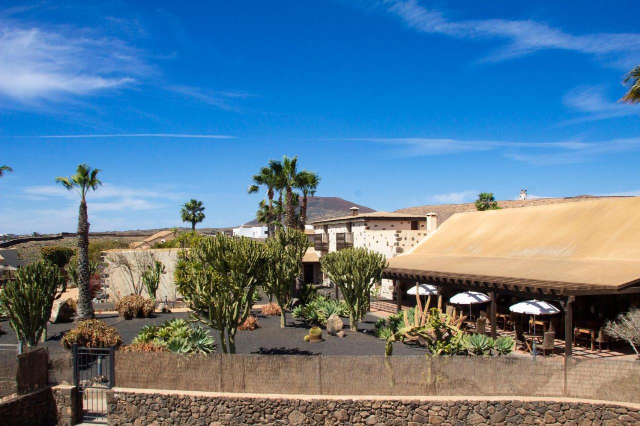 Hotel Boutique Oasis Casa Vieja La Oliva Esterno foto