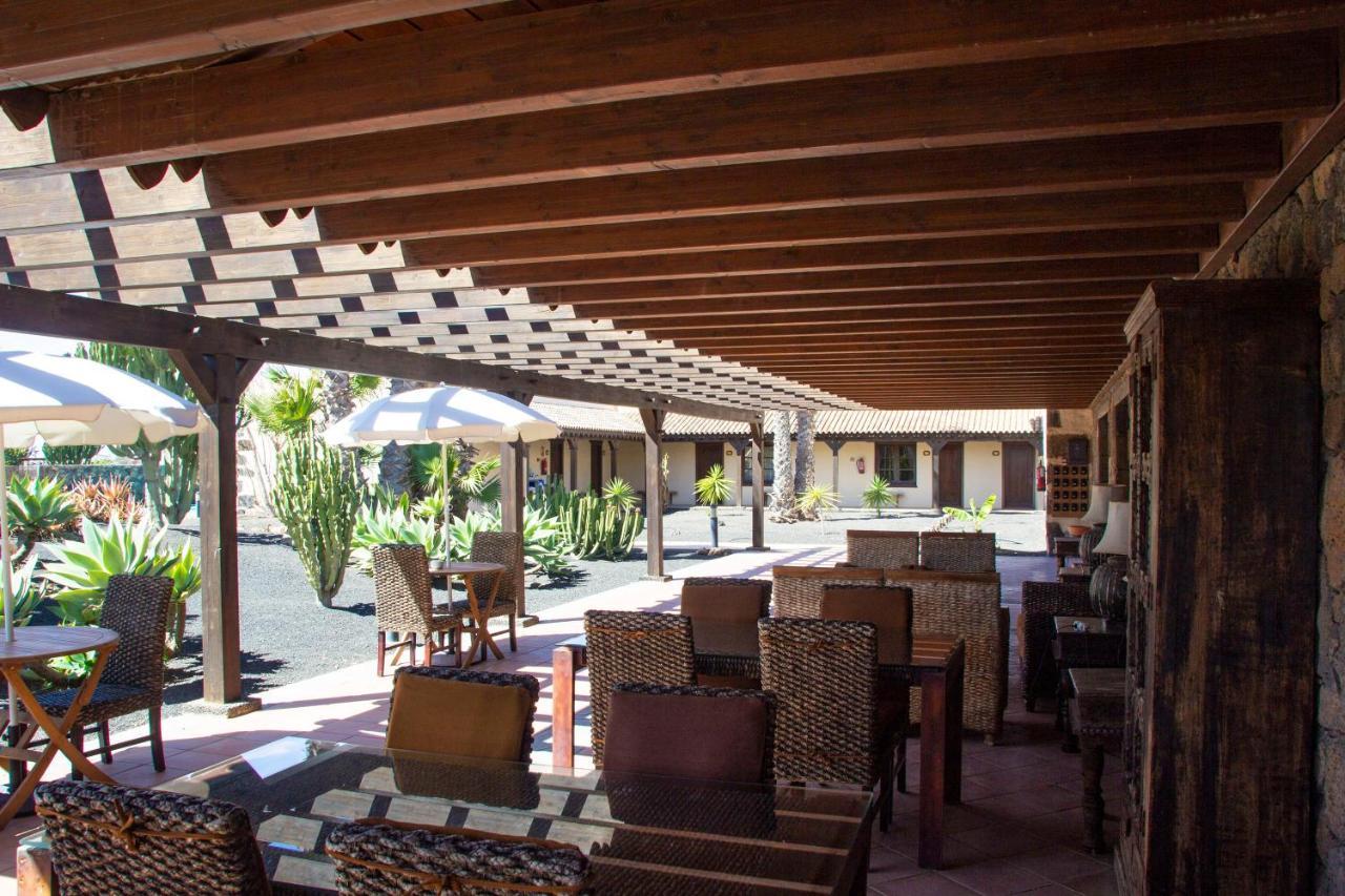 Hotel Boutique Oasis Casa Vieja La Oliva Esterno foto
