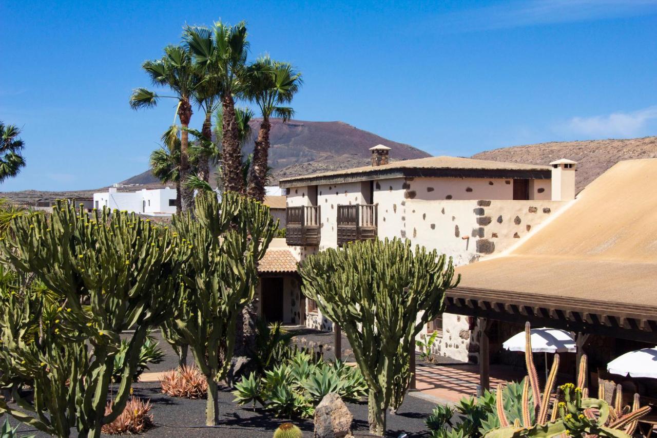 Hotel Boutique Oasis Casa Vieja La Oliva Esterno foto