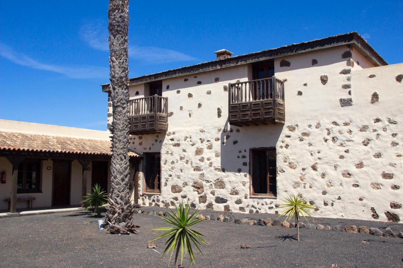 Hotel Boutique Oasis Casa Vieja La Oliva Esterno foto