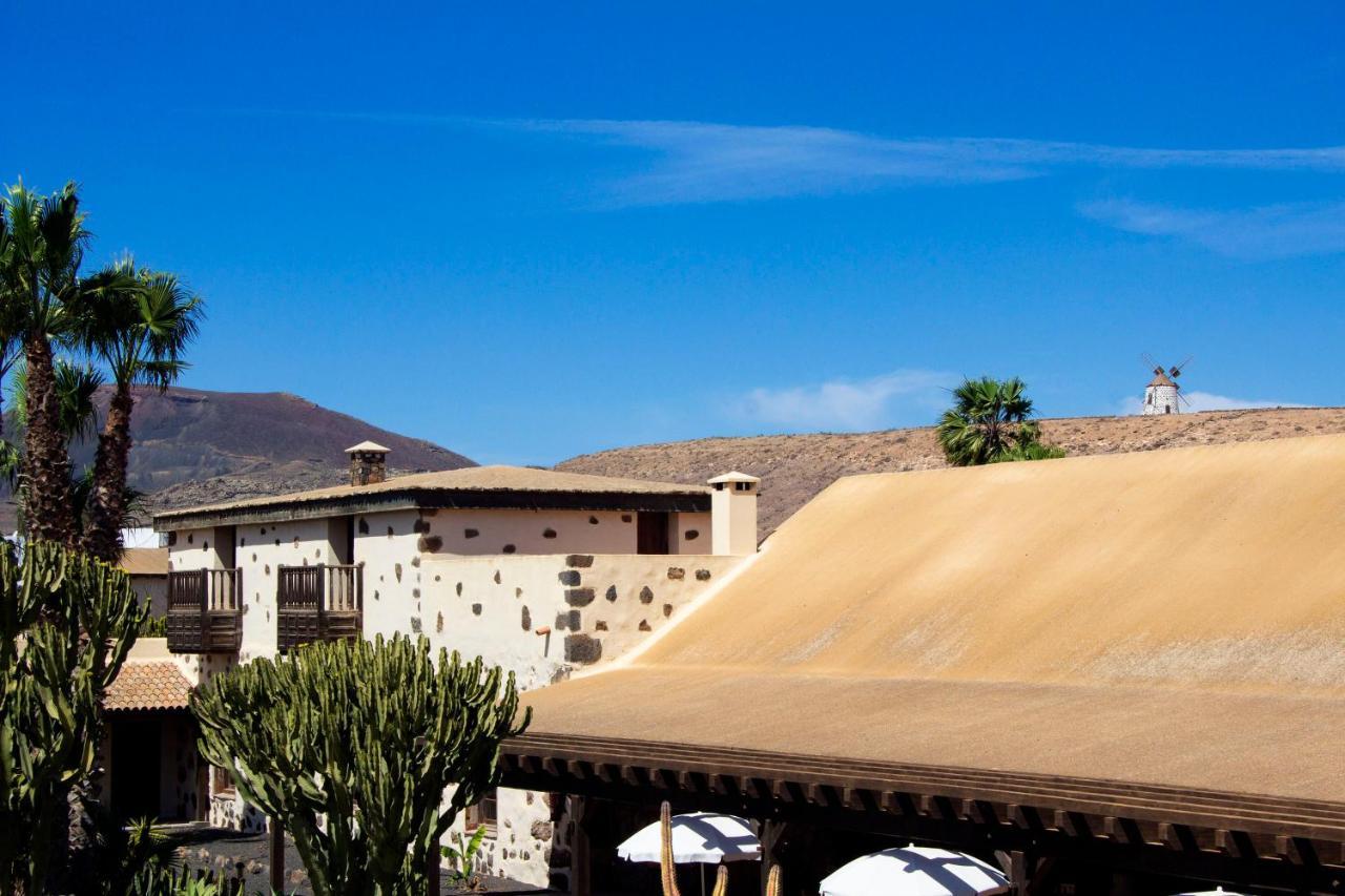 Hotel Boutique Oasis Casa Vieja La Oliva Esterno foto